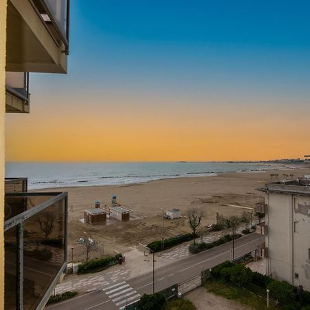 Hotel Crown Rimini Exterior foto