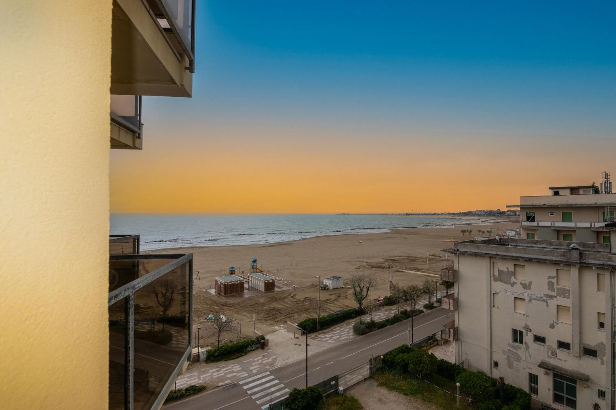 Hotel Crown Rimini Exterior foto
