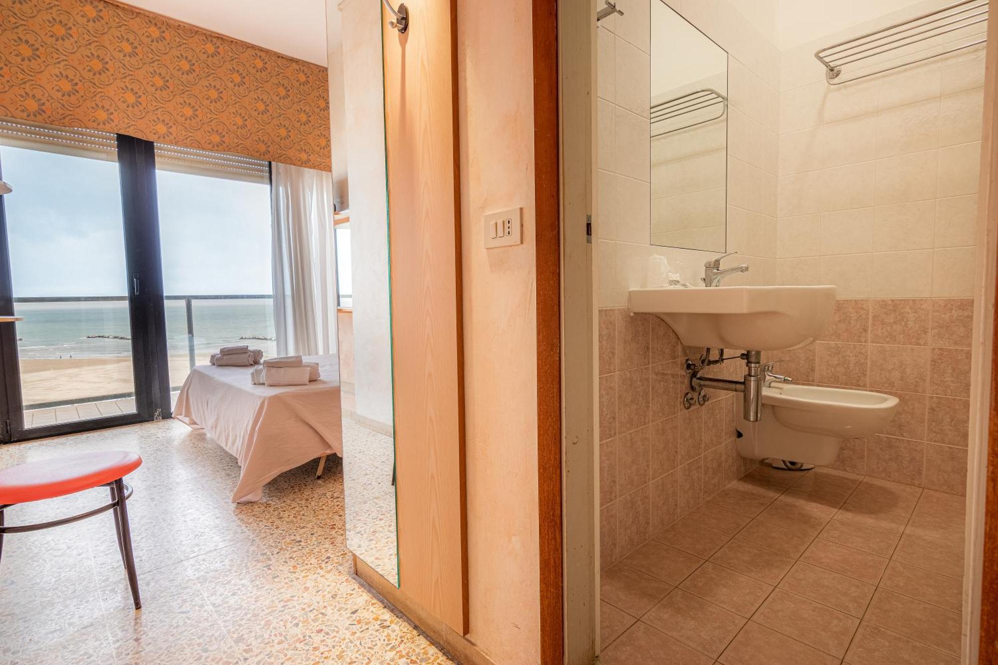 Hotel Crown Rimini Exterior foto