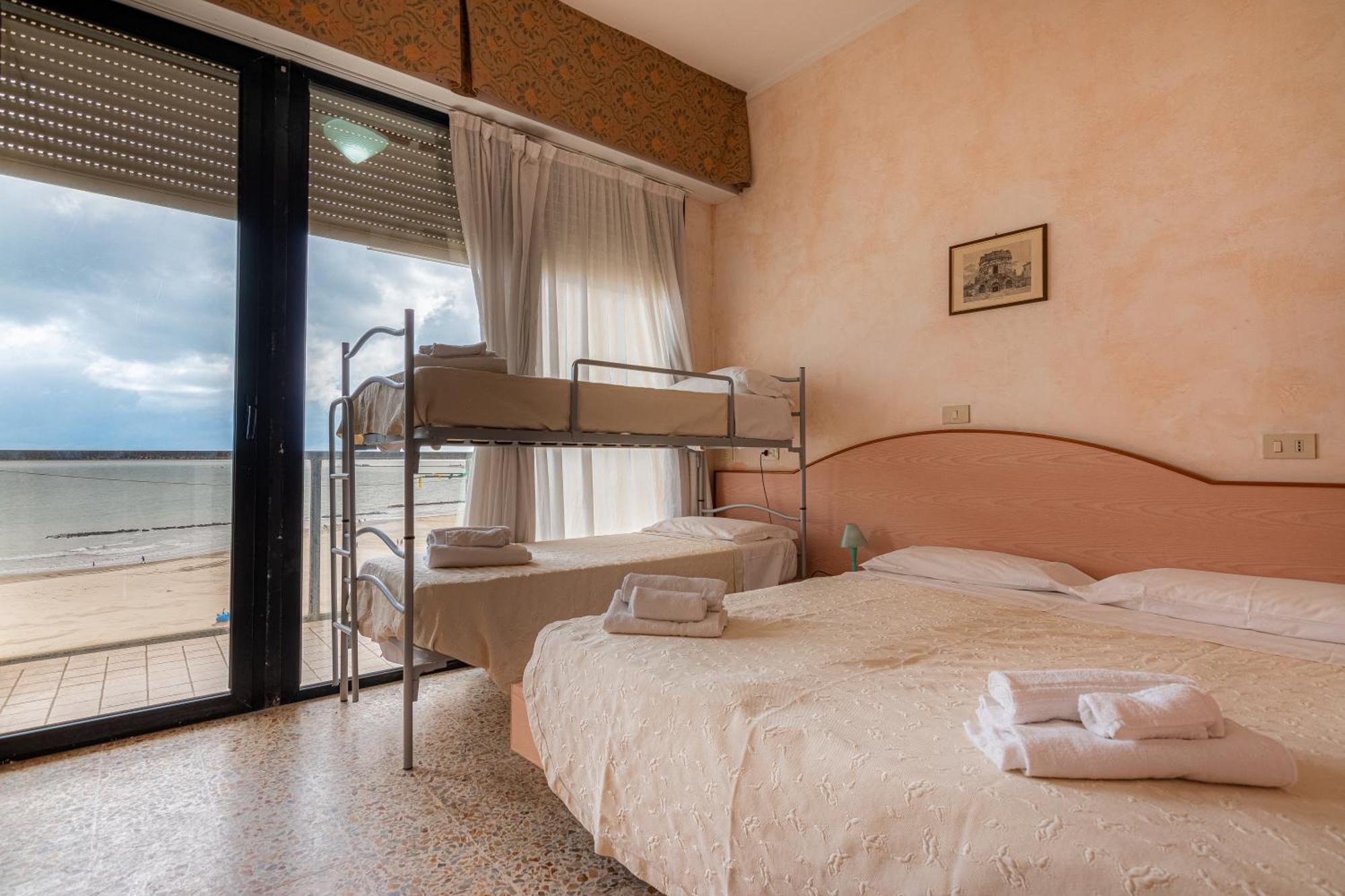 Hotel Crown Rimini Exterior foto